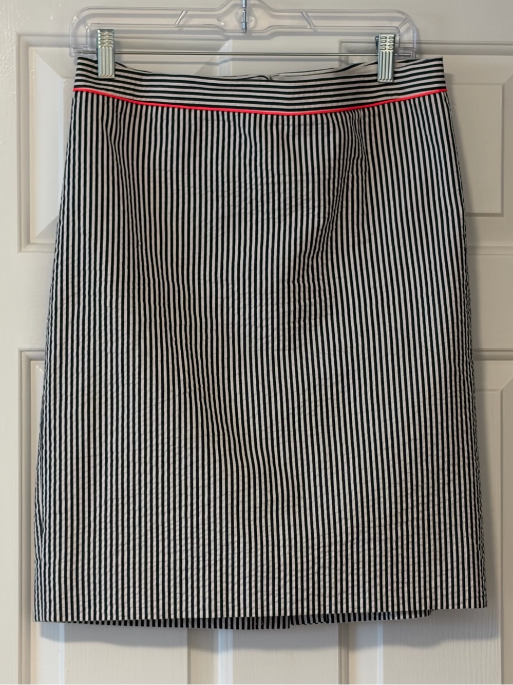 J.Crew “The Pencil Skirt” – Black & White Seersucker Stripe, Size 8